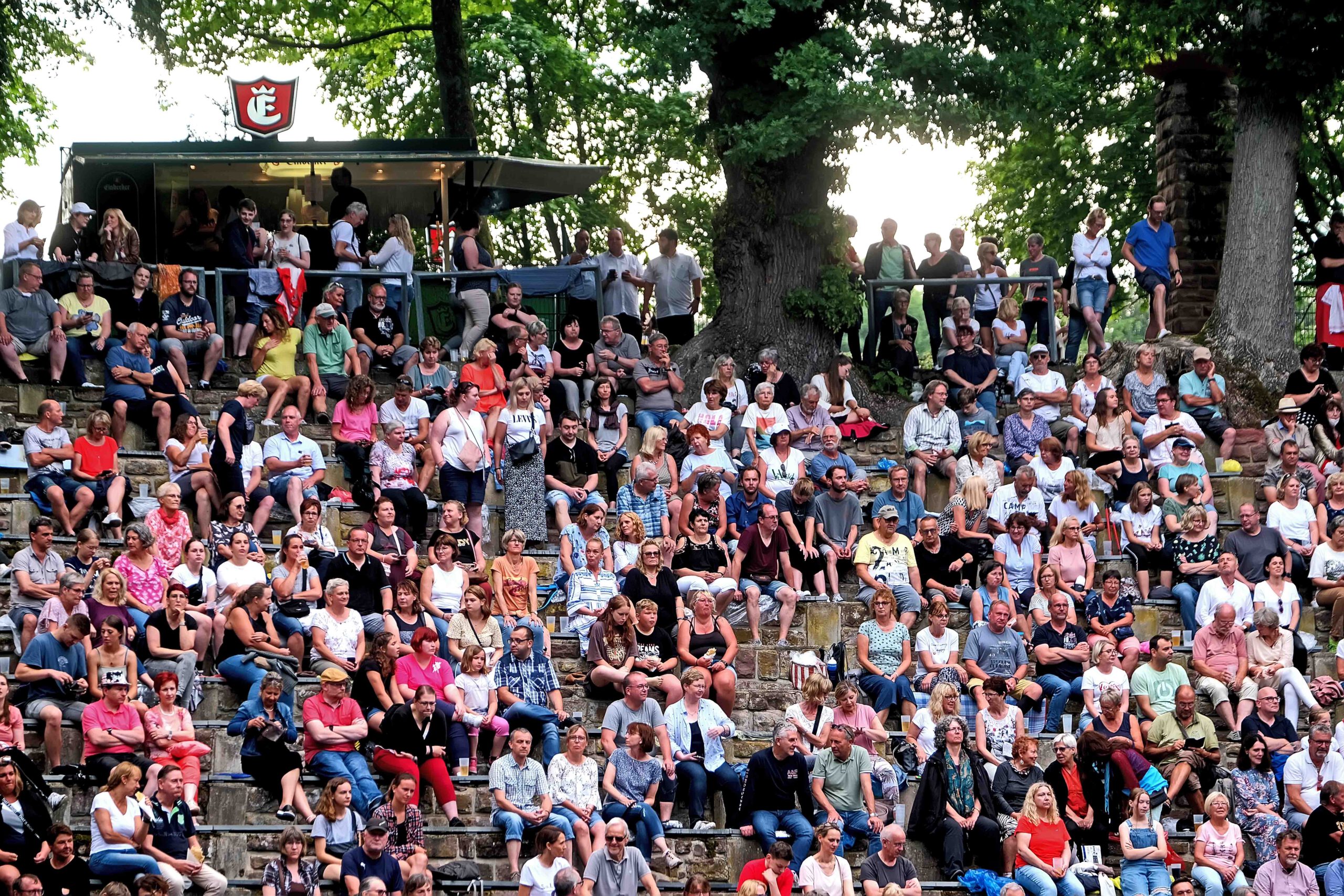 Alle Infos zum Forest Rock am Samstag auf der Waldbühne Northeim ...